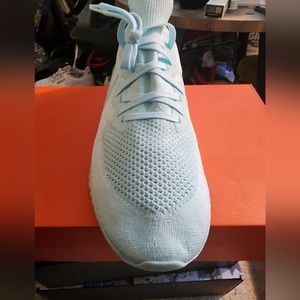 Nike Epic React Flyknit 2